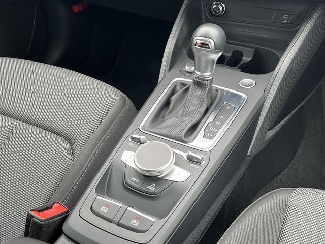 Ｑ２ ハッシュタグ　ブラックスタイリング　３７５台限定車　専用１８インチＡＷ　ブラックスタイリングＰＫＧ　アシスタンスＰＫＧ　ナビゲーションＰＫＧ　バーチャルコックピット　スマホ連携　ＬＥＤヘッドライト　シートヒーター　１オーナー（27枚目）