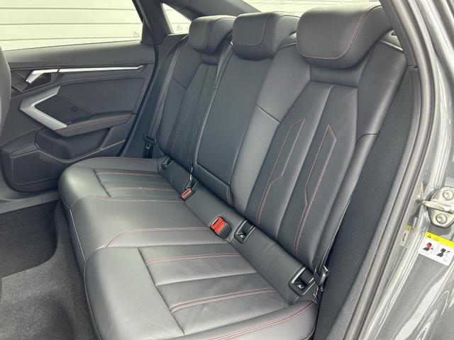 A3セダン Sライン 1stエディション 200台限定 専用18インチAW SラインプラスPKG ナビケーションPKG コンビニエンス&アシスタンスPKG マトリクスLEDヘッドライト ドアエントリーライト AudiSportレッドステッチ(15枚目)