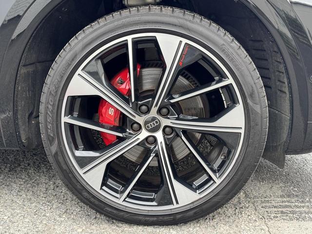 ＳＱ５スポーツバック ベースグレード　パノラマサンルーフ　レザーＰＫＧ　ブラックスタイリングＰＫＧ　コンフォートＰＫＧ　マトリクスＯＬＥＤリアライト　Ｂ＆Ｏ　ＯＰ２１ＡＷ　レッドキャリパー　ＴＶチューナー　ファインナッパレザー（13枚目）