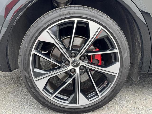 ＳＱ５スポーツバック ベースグレード　パノラマサンルーフ　レザーＰＫＧ　ブラックスタイリングＰＫＧ　コンフォートＰＫＧ　マトリクスＯＬＥＤリアライト　Ｂ＆Ｏ　ＯＰ２１ＡＷ　レッドキャリパー　ＴＶチューナー　ファインナッパレザー（23枚目）