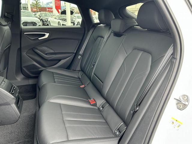 A5 TFSI 110kW Sラインパッケージ テクノロジーPKGプロ パッセンジャーディスプレイ オプション19インチAW ライティングPKG ACC レーンアシスト サイドアシスト 全周囲カメラ マトリクスLED デジタルシグネチャー(15枚目)