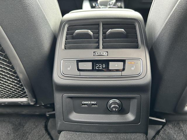 A5スポーツバック 35TDI Sライン ブラックスタイリングPKG コンフォートPKG OP19インチAW 全周囲カメラ ACC レーンアシスト パークアシスト サイドアシスト 全席シートヒーター アンビエントライト スマホ連携(30枚目)