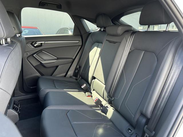 Ｑ３スポーツバック ダイナミックエディション　ブラックスタイリング　プラスＰＫＧ　ＲＳダンピングコントロールサス　黒革シート　スマホ連携　ワイヤレスチャージ　ＡＣＣ　サイドアシスト　レーンアシスト　１オーナー車　コンビニエンス＆アシスタンスＰＫＧ（15枚目）