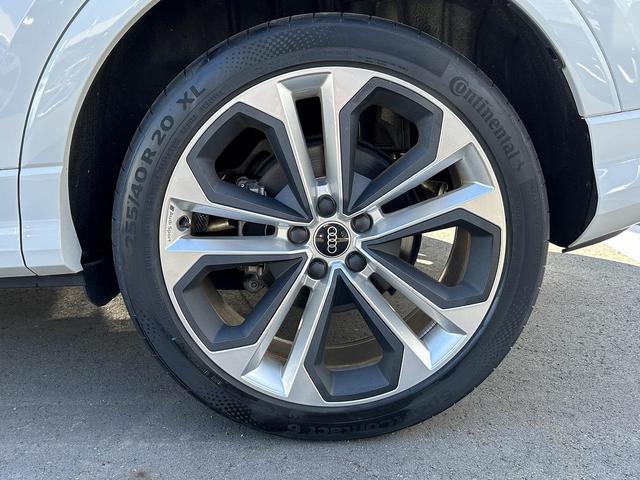 Ｑ３スポーツバック ダイナミックエディション　ブラックスタイリング　プラスＰＫＧ　ＲＳダンピングコントロールサス　黒革シート　スマホ連携　ワイヤレスチャージ　ＡＣＣ　サイドアシスト　レーンアシスト　１オーナー車　コンビニエンス＆アシスタンスＰＫＧ（23枚目）