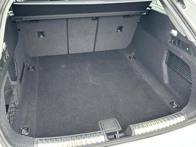 A5アバント TFSI 110kW アドバンスドPKG アンビエントライト ACC レーンアシスト サイドアシスト パーキングアシスト マトリクスLED 電動シート MMI スマホ連携(14枚目)