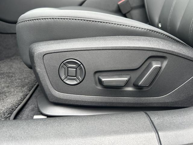 A5アバント TFSI 110kW アドバンスドPKG アンビエントライト ACC レーンアシスト サイドアシスト パーキングアシスト マトリクスLED 電動シート MMI スマホ連携(20枚目)