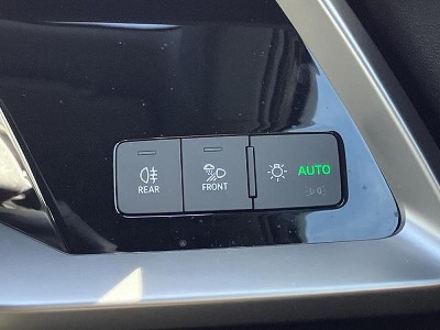 Ａ３ スポーツバック３０ＴＦＳＩアドバンスド　コンビニエンス＆アシスタンスＰＫＧ　ナビゲーションＰＫＧ　スマホ連携　ＡＣＣ　レーンアシスト　前席シートヒーター　ＴＶチューナー　純正１７インチＡＷ　ＥＴＣ　アドバンストキー　１オーナー（28枚目）