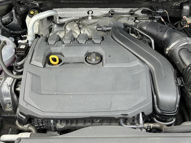 Ｑ３ ３５ＴＦＳＩアドバンスド　コンビニエンス＆アシスタンスＰＫＧ　スマホ連携　ＡＣＣ　レーンキープ　サイドアシスト　ドライブセレクト　全周囲カメラ　シートヒーター　純正１８インチＡＷ　アドバンストキー　ＬＥＤライト　バーチャルＣＰ（13枚目）