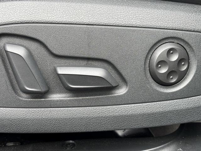 A4 45TFSIクワトロスポーツ Sラインパッケージ アシスタンスPKG マトリクスLED ドライブセレクト 全周囲カメラ ACC レーンアシスト パークアシスト スマホ連携 ハーフレザーシート 前席シートヒーター フラットボトムステアリング(32枚目)