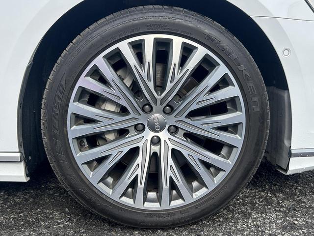 ＯＰ２０インチアルミホイール『スタイリッシュなデザインでＡｕｄｉならではの卓越した走りを支えるホイールと足回りです！ぜひご体感ください！』