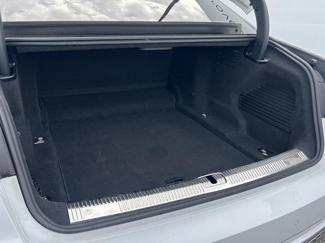ラゲッジスペース『趣味が広がる収納スペース！これだけの広さがあればお買い物やレジャーなどでも多くの荷物を積んでいただけます！』