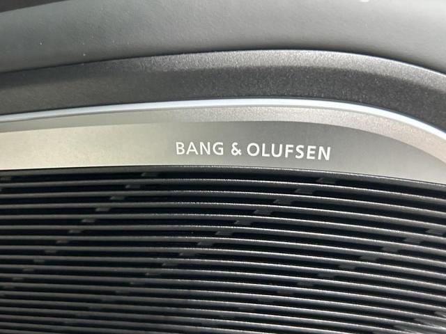 TTSクーペ ベースグレード 左ハンドル B&O ファインナッパレザー レッドキャリパー TVチューナー クルコン プライバシーガラス マトリクスLED ホールドアシスト シートヒーター スマホ連携 リヤカメラ 1オーナー車両(3枚目)