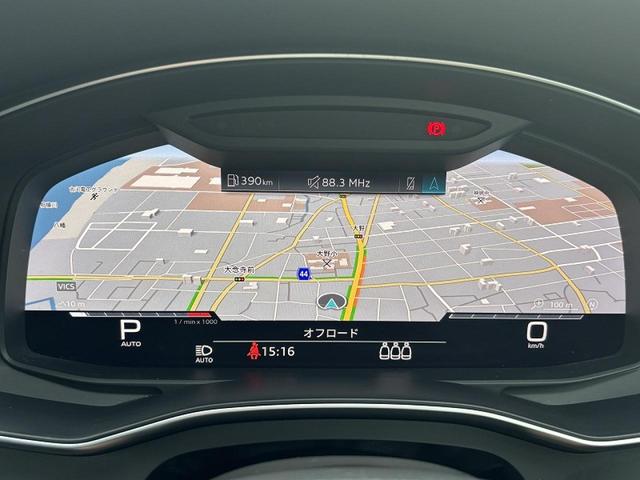 ●バーチャルコックピット『メーターパネル内に高解像度の液晶ディスプレイを配置。ディスプレイ内に地図が表示され、ナビゲーションの確認の際にドライバーは視線の移動を少なくすることができます。』