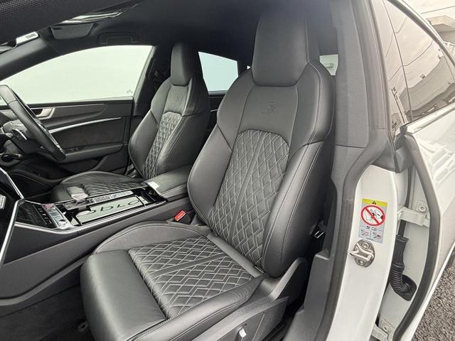 ●バルコナレザーシート『Ａｕｄｉならではの洗練されたインテリア！シートの使用感も少なく綺麗な状態です！』