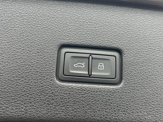 Q8 55TFSIクワトロ デビューパッケージSライン B&O パノラマサンルーフ ワンオーナー コンフォートアシスタンスPKG ACC レーンアシスト ハーフレザー マトリクスLED アルカンターラ バーチャルコックピット オールホイールステアリング(36枚目)