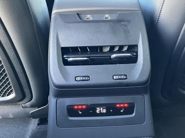 A5アバント TFSI 110kW Sラインパッケージ テクノロジーPKG ブラックスタイリングPKG ライティングPKG OP19インチAW パッセンジャーディスプレイ ダンピングコントロールサス デジタルOLED ステアリングヒーター(8枚目)