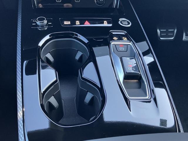 A5アバント TFSI 110kW Sラインパッケージ テクノロジーPKG ブラックスタイリングPKG ライティングPKG OP19インチAW パッセンジャーディスプレイ ダンピングコントロールサス デジタルOLED ステアリングヒーター(31枚目)