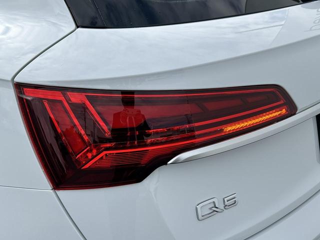 Q5 40TDIクワトロ Sライン オプション20インチAW SラインプラスPKG ACC レーンアシスト サイドアシスト 全周囲カメラ パークアシスト マトリクスヘッドライト 全席シートヒーター スマホ連携 バーチャルコックピット(22枚目)