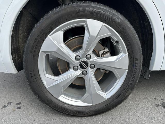 Q5 40TDIクワトロ Sライン オプション20インチAW SラインプラスPKG ACC レーンアシスト サイドアシスト 全周囲カメラ パークアシスト マトリクスヘッドライト 全席シートヒーター スマホ連携 バーチャルコックピット(24枚目)