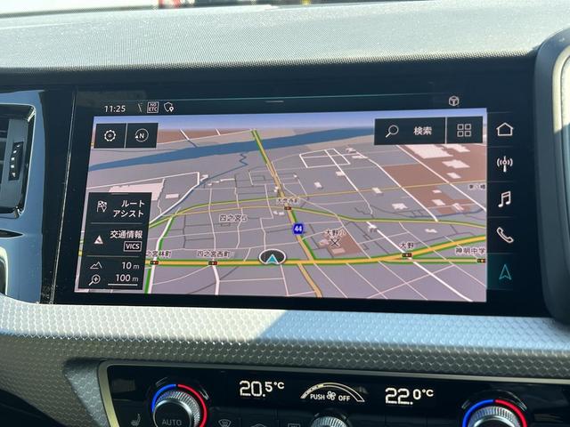 Ａ１スポーツバック ２５ＴＦＳＩ　Ｓライン　コンビニエンスＰＫＧ　ナビゲーションＰＫＧ　アシスタントＰＫＧ　コントラストルーフ　ＡＣＣ　レーンアシスト　サイドアシスト　前席シートヒーター　バックカメラ　バーチャルＣＰ　スマホ連携　１オーナー（5枚目）