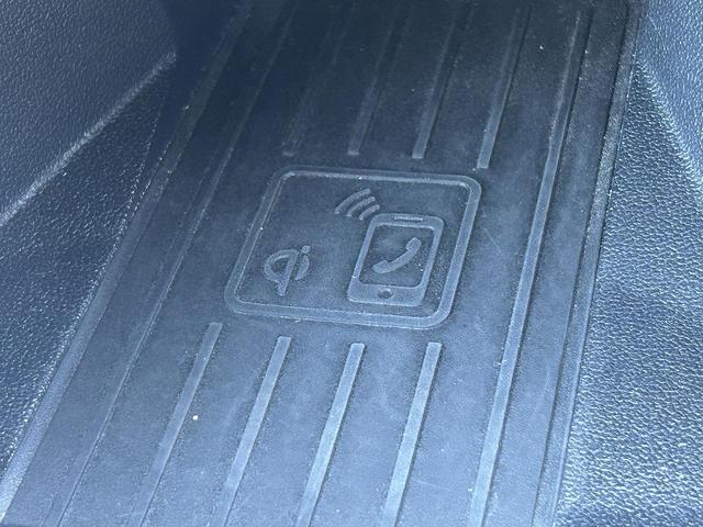 Ａ１スポーツバック ２５ＴＦＳＩ　Ｓライン　コンビニエンスＰＫＧ　ナビゲーションＰＫＧ　アシスタントＰＫＧ　コントラストルーフ　ＡＣＣ　レーンアシスト　サイドアシスト　前席シートヒーター　バックカメラ　バーチャルＣＰ　スマホ連携　１オーナー（8枚目）