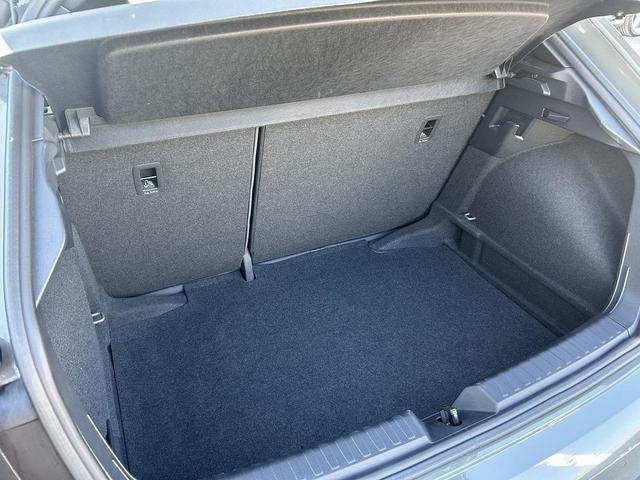 Ａ１スポーツバック ２５ＴＦＳＩ　Ｓライン　コンビニエンスＰＫＧ　ナビゲーションＰＫＧ　アシスタントＰＫＧ　コントラストルーフ　ＡＣＣ　レーンアシスト　サイドアシスト　前席シートヒーター　バックカメラ　バーチャルＣＰ　スマホ連携　１オーナー（16枚目）