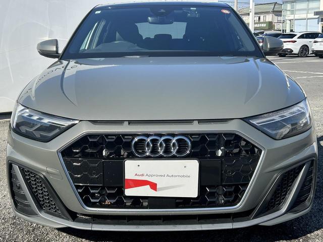 Ａ１スポーツバック ２５ＴＦＳＩ　Ｓライン　コンビニエンスＰＫＧ　ナビゲーションＰＫＧ　アシスタントＰＫＧ　コントラストルーフ　ＡＣＣ　レーンアシスト　サイドアシスト　前席シートヒーター　バックカメラ　バーチャルＣＰ　スマホ連携　１オーナー（18枚目）