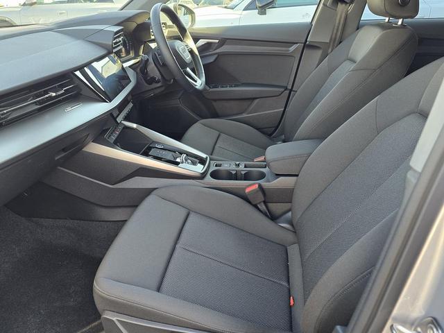 『当店は、関東最大規模の在庫台数を展示しております。離れたヤードにも車両を保管しておりますので、ご予約の上でのご来場をおすすめしております！』