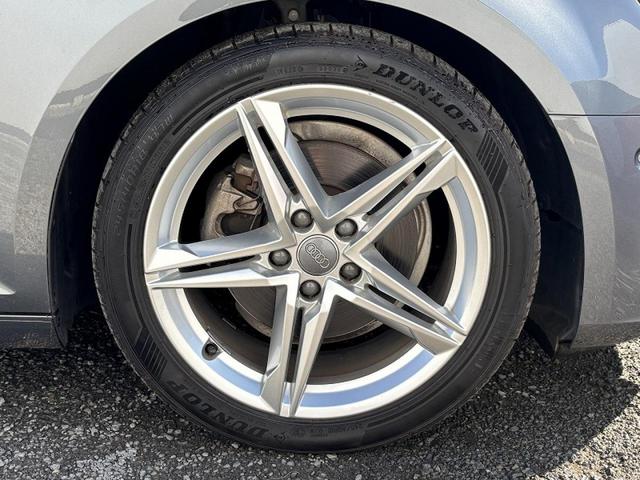 純正１８インチアルミホイール『スタイリッシュなデザインでＡｕｄｉならではの卓越した走りを支えるホイールと足回りです！』