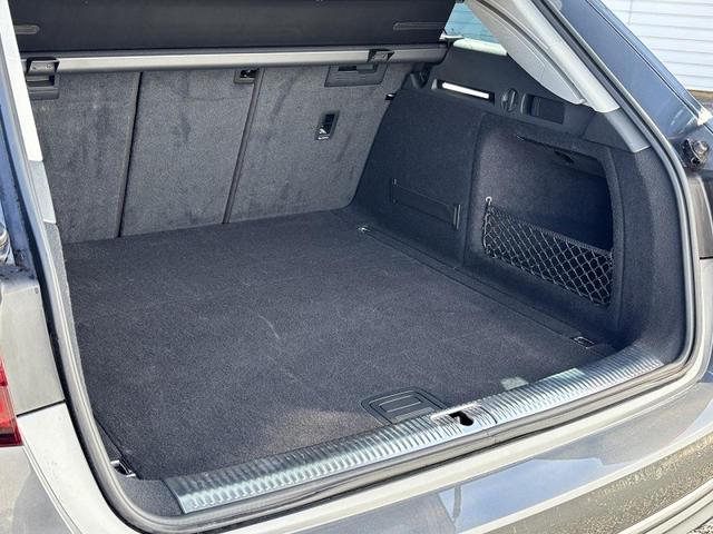 ラゲッジスペース『趣味が広がる収納スペース！これだけの広さがあればお買い物やレジャーなどでも多くの荷物を積んでいただけます！』