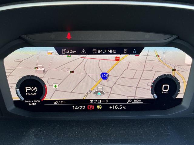 Ｑ３スポーツバック ３５ＴＤＩクワトロ　Ｓライン　ＳＯＮＯＳサウンド　ブラックスタイリングＰＫＧ　ＴＶチューナー　コンビニ＆アシスタンスＰＫＧ　ＡＣＣ　レーンアシスト　サイドアシスト　純正１９インチＡＷ　全周囲カメラ　ドライブセレクト　１オーナー（4枚目）