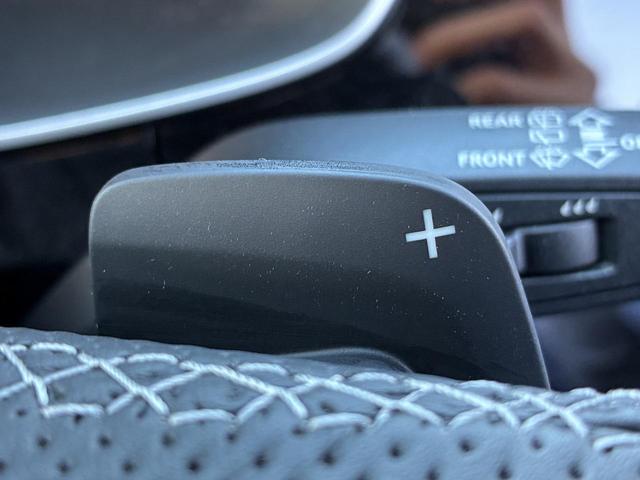 Ｑ３スポーツバック ３５ＴＤＩクワトロ　Ｓライン　ＳＯＮＯＳサウンド　ブラックスタイリングＰＫＧ　ＴＶチューナー　コンビニ＆アシスタンスＰＫＧ　ＡＣＣ　レーンアシスト　サイドアシスト　純正１９インチＡＷ　全周囲カメラ　ドライブセレクト　１オーナー（11枚目）