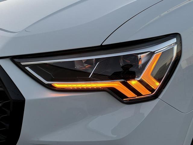 Ｑ３スポーツバック ３５ＴＤＩクワトロ　Ｓライン　ＳＯＮＯＳサウンド　ブラックスタイリングＰＫＧ　ＴＶチューナー　コンビニ＆アシスタンスＰＫＧ　ＡＣＣ　レーンアシスト　サイドアシスト　純正１９インチＡＷ　全周囲カメラ　ドライブセレクト　１オーナー（12枚目）