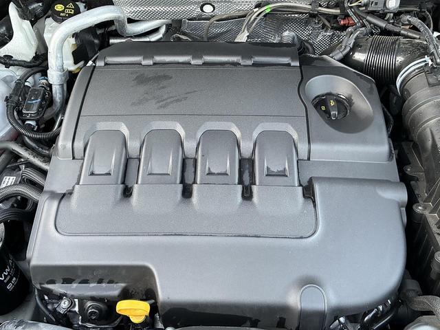 Ｑ３スポーツバック ３５ＴＤＩクワトロ　Ｓライン　ＳＯＮＯＳサウンド　ブラックスタイリングＰＫＧ　ＴＶチューナー　コンビニ＆アシスタンスＰＫＧ　ＡＣＣ　レーンアシスト　サイドアシスト　純正１９インチＡＷ　全周囲カメラ　ドライブセレクト　１オーナー（17枚目）