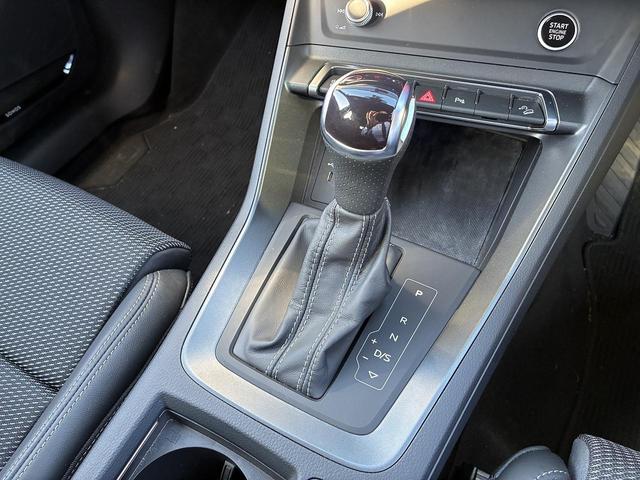 Ｑ３スポーツバック ３５ＴＤＩクワトロ　Ｓライン　ＳＯＮＯＳサウンド　ブラックスタイリングＰＫＧ　ＴＶチューナー　コンビニ＆アシスタンスＰＫＧ　ＡＣＣ　レーンアシスト　サイドアシスト　純正１９インチＡＷ　全周囲カメラ　ドライブセレクト　１オーナー（28枚目）