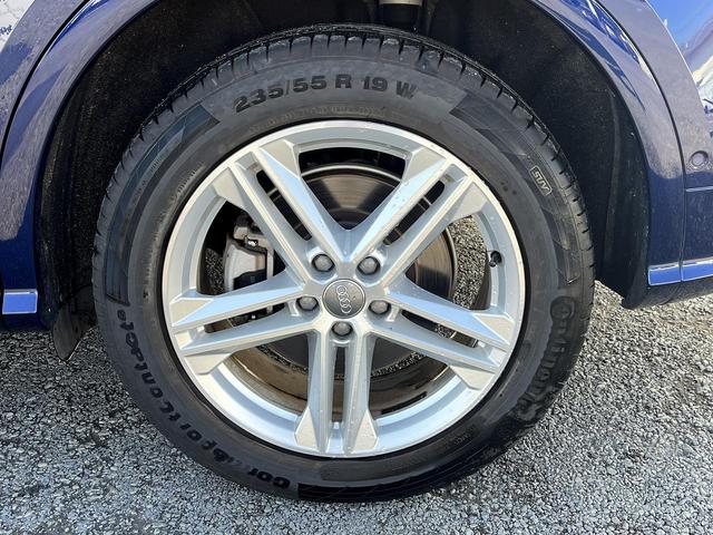 ●純正１９インチアルミホイール『スタイリッシュなデザインでＡｕｄｉならではの卓越した走りを支えるホイールと足回りです！』