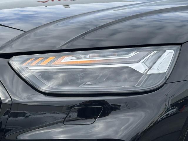 ●マトリクスＬＥＤヘッドライト『複数のセンサーとカメラによって他車や歩行者を検出。ドライバーや歩行者の視界を妨げることが無いように、約１億通りの自動配光が可能です。』