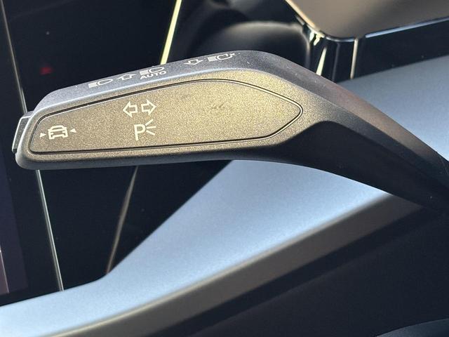 Ａ３セダン ３０ＴＦＳＩアドバンスド　コンビニエンス＆アシスタンスＰＫＧライト　ナビゲーションＰＫＧ　ＡＣＣ　レーンアシスト　サイドアシスト　バックカメラ　前後ソナー　駐車アシスト　電動シート　シートヒーター　スマホ連携　純正１７ＡＷ（8枚目）