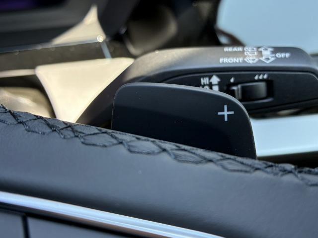 Ａ３セダン ３０ＴＦＳＩアドバンスド　コンビニエンス＆アシスタンスＰＫＧライト　ナビゲーションＰＫＧ　ＡＣＣ　レーンアシスト　サイドアシスト　バックカメラ　前後ソナー　駐車アシスト　電動シート　シートヒーター　スマホ連携　純正１７ＡＷ（9枚目）