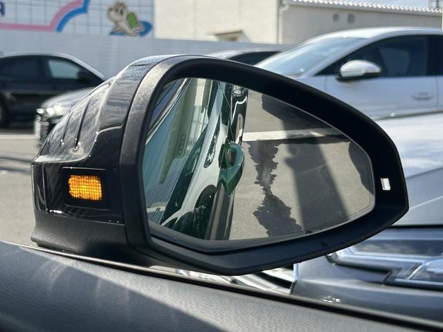 ＲＳ５スポーツバック ベースグレード　カーボンスタイリングＰＫＧ　ＲＳデザインＰＫＧグレー　ＲＳスポーツバックエキゾースト　パノラマサンルーフ　ＯＰ２０インチＡＷ　カーボンディラティブパネル　レッドブレーキキャリパー　全席シートヒーター（12枚目）