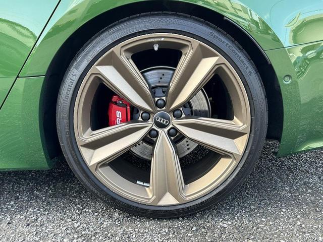 ＲＳ５スポーツバック ベースグレード　カーボンスタイリングＰＫＧ　ＲＳデザインＰＫＧグレー　ＲＳスポーツバックエキゾースト　パノラマサンルーフ　ＯＰ２０インチＡＷ　カーボンディラティブパネル　レッドブレーキキャリパー　全席シートヒーター（14枚目）