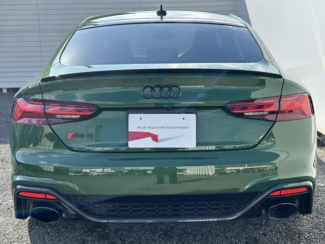 ＲＳ５スポーツバック ベースグレード　カーボンスタイリングＰＫＧ　ＲＳデザインＰＫＧグレー　ＲＳスポーツバックエキゾースト　パノラマサンルーフ　ＯＰ２０インチＡＷ　カーボンディラティブパネル　レッドブレーキキャリパー　全席シートヒーター（20枚目）