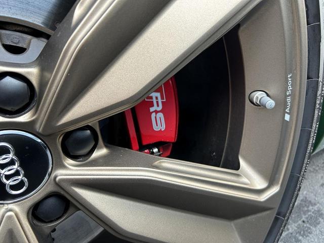 ＲＳ５スポーツバック ベースグレード　カーボンスタイリングＰＫＧ　ＲＳデザインＰＫＧグレー　ＲＳスポーツバックエキゾースト　パノラマサンルーフ　ＯＰ２０インチＡＷ　カーボンディラティブパネル　レッドブレーキキャリパー　全席シートヒーター（28枚目）