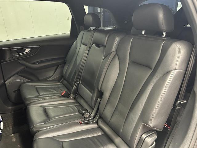 フルレザーシート『当店は、関東最大規模の在庫台数を展示しております。離れたヤードにも車両を保管しておりますので、ご予約の上でのご来場をおすすめしております！』