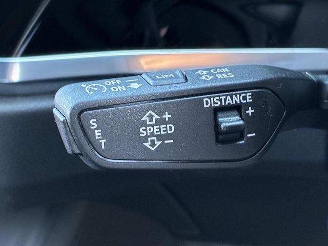 Ｑ３スポーツバック ３５ＴＦＳＩ　Ｓライン　プラスＰＫＧ　ブラックスタイリングＰＫＧ　スマホ連携　パーシャルレザー　コンビニ＆アシスタンスＰＫＧ　プライバシーガラス　アンビエントライト　純正１９インチＡＷ　全周囲カメラ　ＡＣＣ　１オーナー（9枚目）