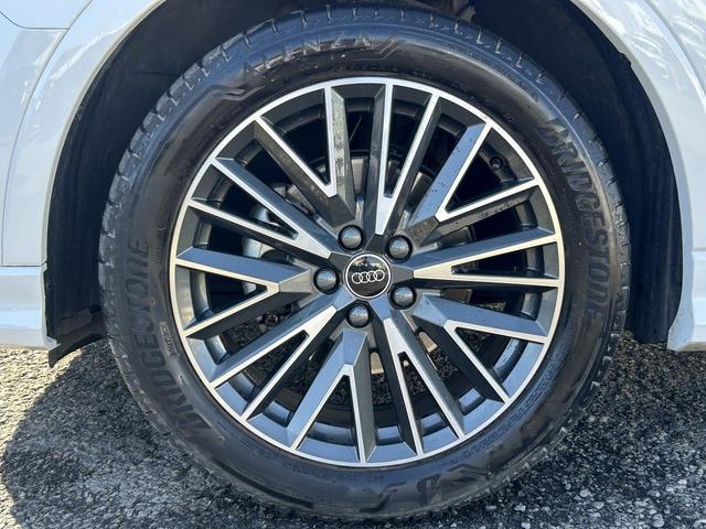 Ｑ３スポーツバック ３５ＴＦＳＩ　Ｓライン　プラスＰＫＧ　ブラックスタイリングＰＫＧ　スマホ連携　パーシャルレザー　コンビニ＆アシスタンスＰＫＧ　プライバシーガラス　アンビエントライト　純正１９インチＡＷ　全周囲カメラ　ＡＣＣ　１オーナー（13枚目）