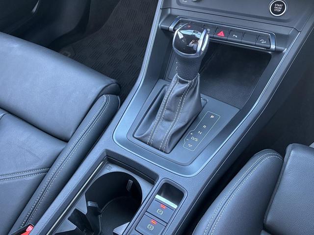 Ｑ３スポーツバック ３５ＴＦＳＩ　Ｓライン　プラスＰＫＧ　ブラックスタイリングＰＫＧ　スマホ連携　パーシャルレザー　コンビニ＆アシスタンスＰＫＧ　プライバシーガラス　アンビエントライト　純正１９インチＡＷ　全周囲カメラ　ＡＣＣ　１オーナー（27枚目）