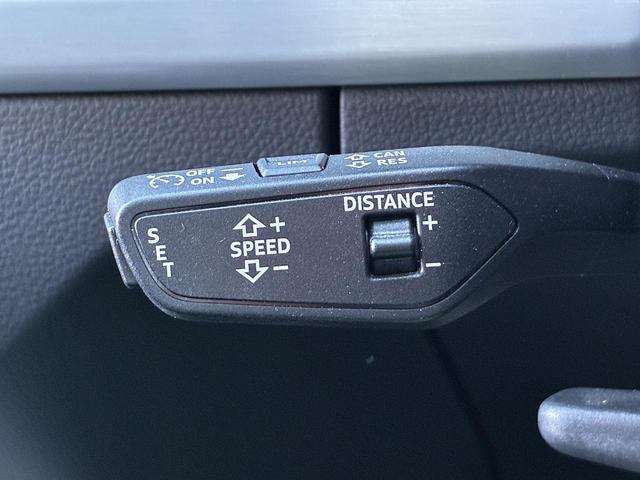 Ｑ５スポーツバック ４０ＴＤＩクワトロ　Ｓライン　Ｂａｎｇ＆Ｏｌｕｆｓｅｎ　サンルーフ　オプション２０インチＡＷ　ブラックスタイリングＰＫＧ　コンフォートＰＫＧ　Ｓラインプラス　ＴＶチューナー　ステアリングヒーター　プライバシーガラス（11枚目）