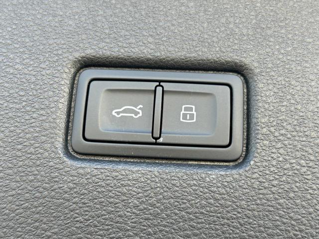 Ｑ５スポーツバック ４０ＴＤＩクワトロ　Ｓライン　Ｂａｎｇ＆Ｏｌｕｆｓｅｎ　サンルーフ　オプション２０インチＡＷ　ブラックスタイリングＰＫＧ　コンフォートＰＫＧ　Ｓラインプラス　ＴＶチューナー　ステアリングヒーター　プライバシーガラス（37枚目）