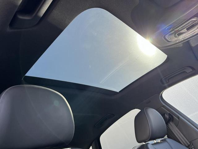●サンルーフ『高級車の代名詞サンルーフ。室内が開放感ある空間となりお子様にも人気の装備となっております。』